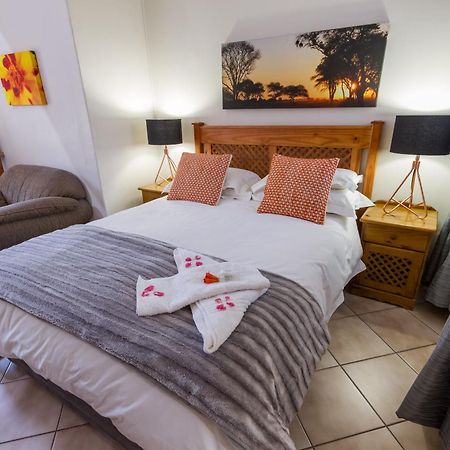 סנדטון The Pecan Tree Guesthouse מראה חיצוני תמונה