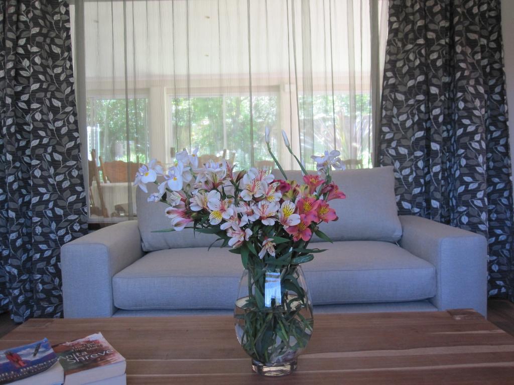 סנדטון The Pecan Tree Guesthouse מראה חיצוני תמונה