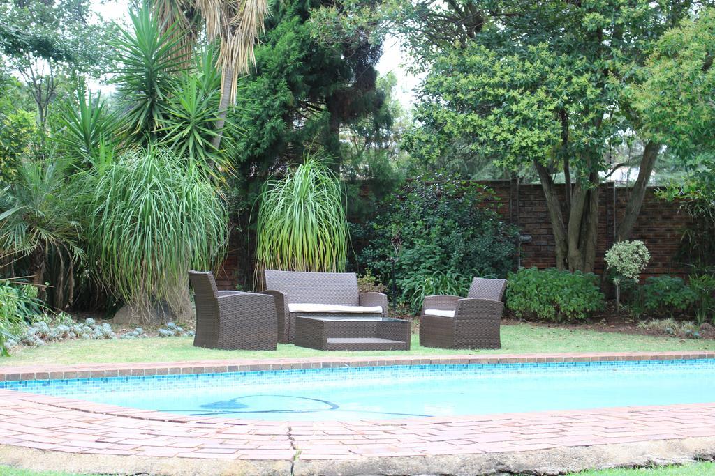 סנדטון The Pecan Tree Guesthouse מראה חיצוני תמונה